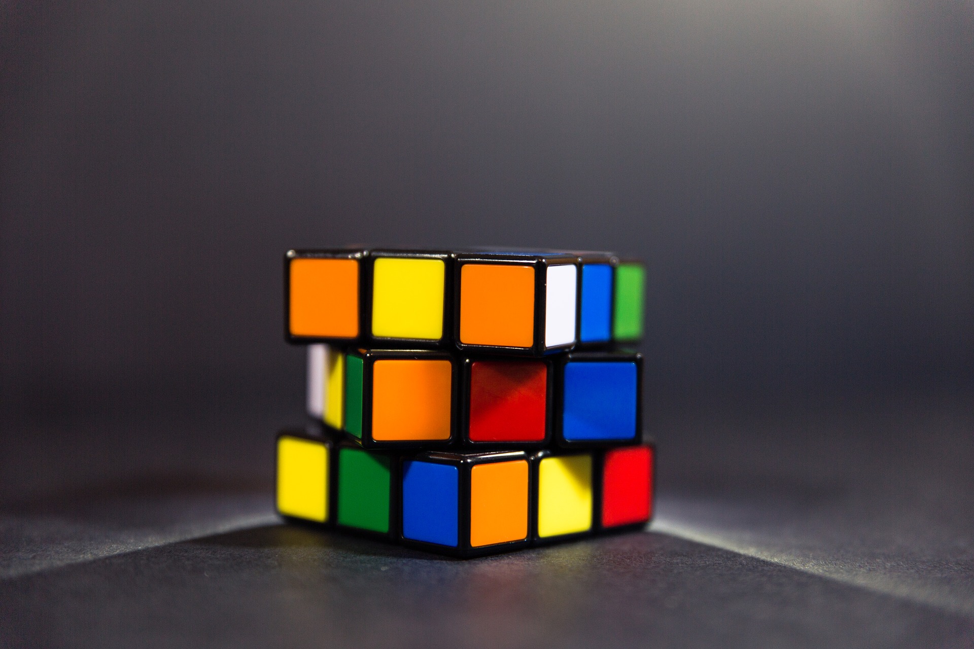 rubik-cube-2638869_1920